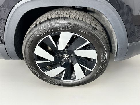 Used 2025 Volkswagen Atlas Cross Sport SE image 11