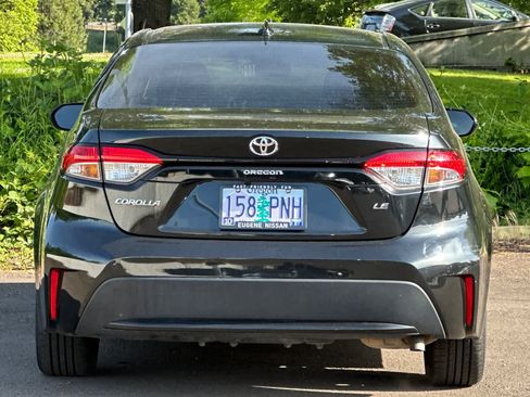 Used 2021 Toyota Corolla LE FWD image 7