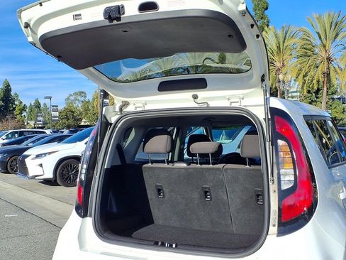 Used 2018 Kia Soul image 24