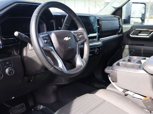 Used 2024 Chevrolet Silverado 2500 LT AWD/4WD image 21