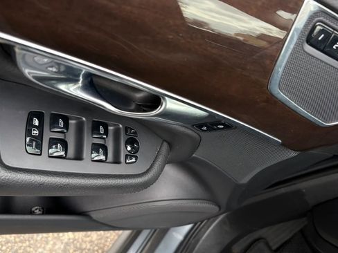 Used 2016 Volvo XC90 T6 Momentum w/ Momentum Plus Package image 15