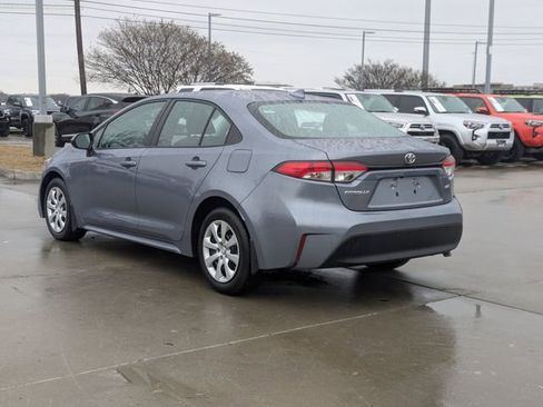 Used 2025 Toyota Corolla LE image 8