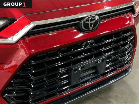 Used 2024 Toyota Grand Highlander Limited image 30