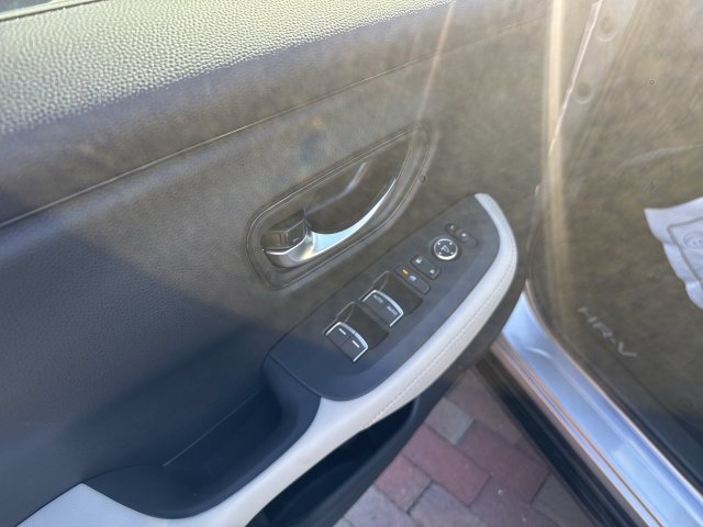 Used 2026 Honda HR-V EX-L image 11