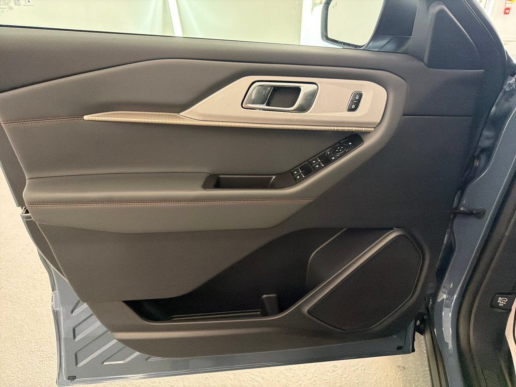 New 2026 Ford Explorer Active w/ Active Comfort Package RWD image 13