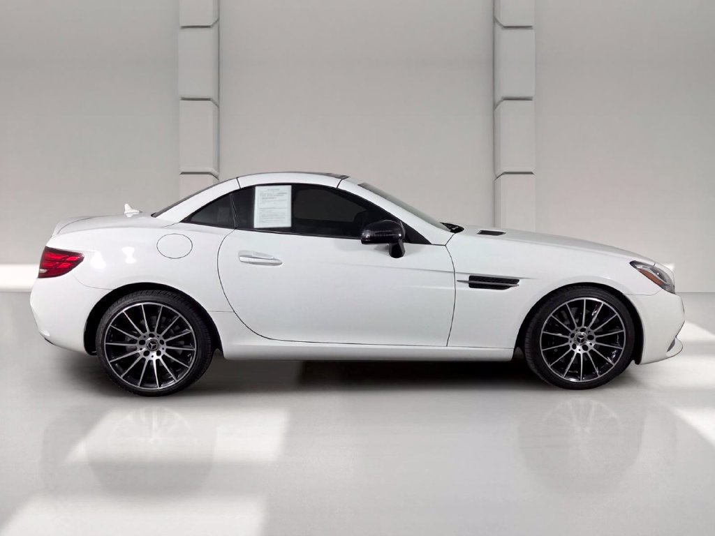 Used 2020 Mercedes-Benz SLC 300 image 4