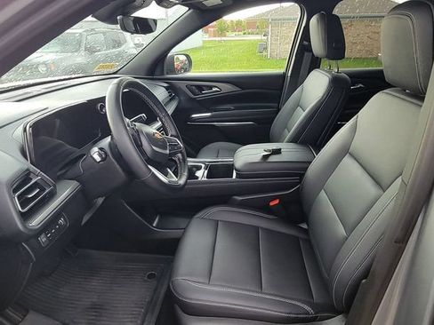 Used 2026 Chevrolet Traverse LT w/ Driver Confidence Package AWD/4WD image 9