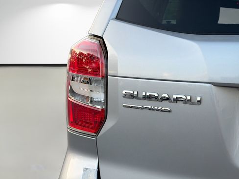 Used 2015 Subaru Forester 2.5i Limited w/ Popular Package #2 AWD/4WD image 8