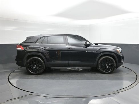 New 2026 Volkswagen Atlas Cross Sport SE image 26