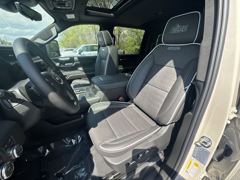 New 2026 GMC Sierra 2500 AT4X w/ AT4X AEV Edition image 13