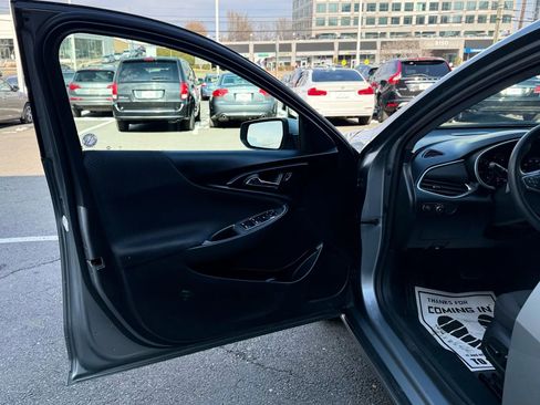 Used 2023 Chevrolet Malibu LT image 9