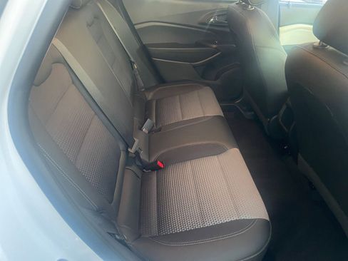 Used 2025 Chevrolet Trax LT image 37