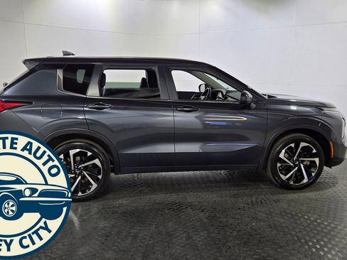 Used 2024 Mitsubishi Outlander SE image 8