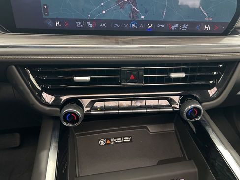 New 2025 Chevrolet Suburban Premier image 17