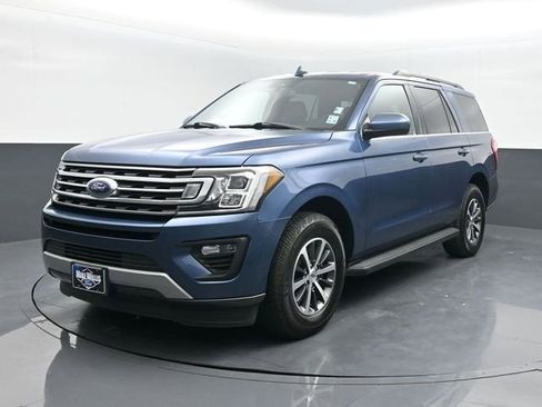 Certified 2020 Ford Expedition XLT image 3