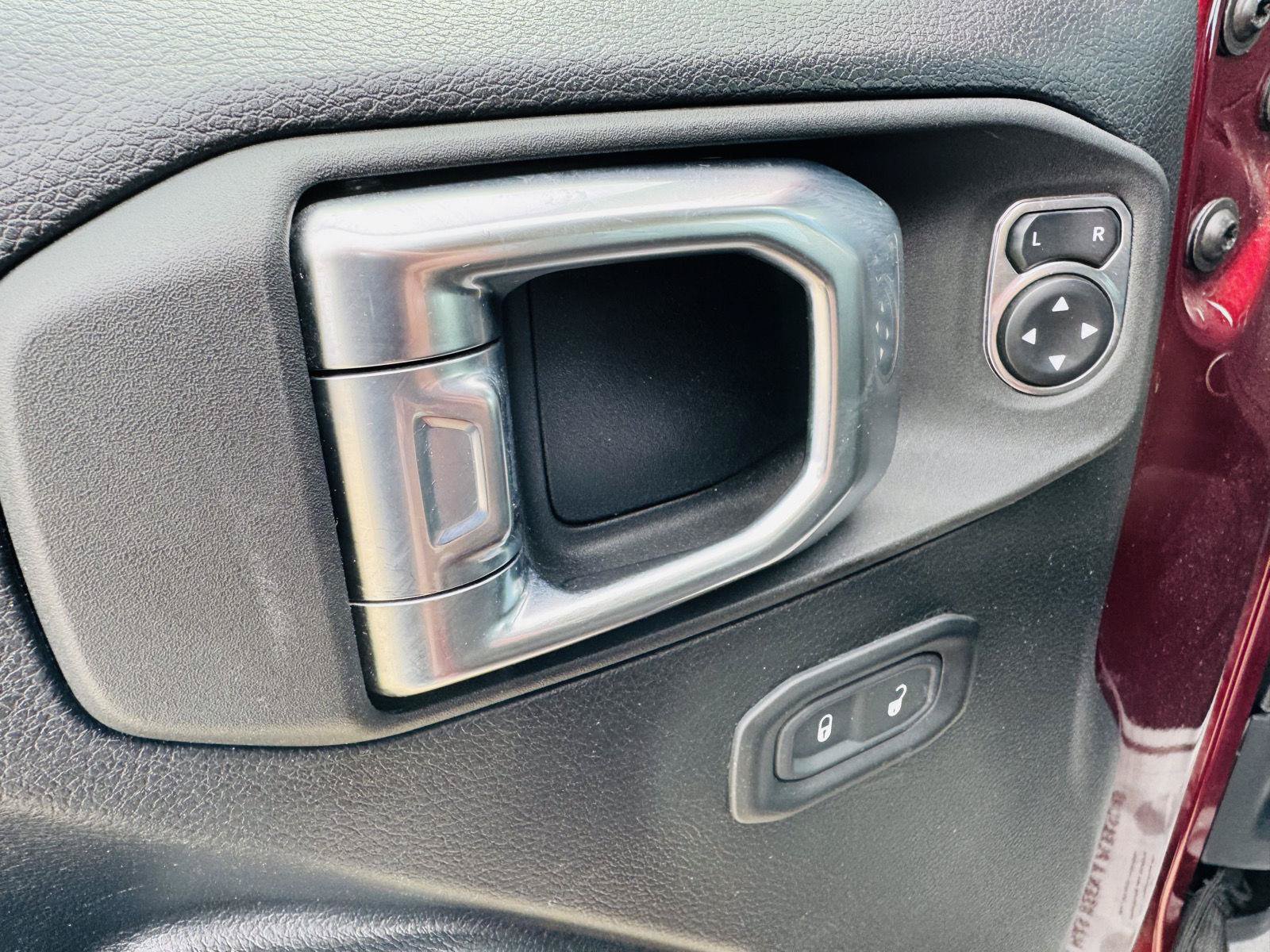 Used 2021 Jeep Wrangler Unlimited Sport AWD/4WD image 12