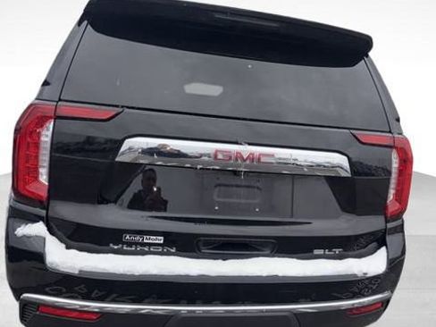 Used 2023 GMC Yukon SLT w/ SLT Premium Package image 11