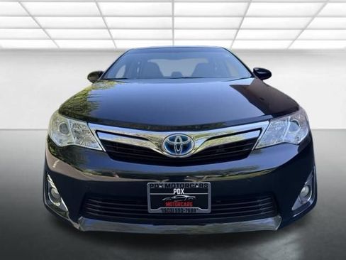 Used 2014 Toyota Camry XLE w/ Leather Package FWD image 9