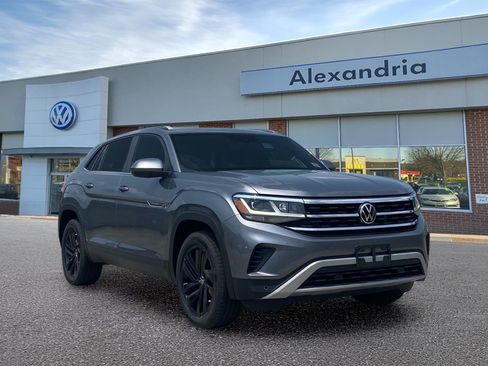 Used 2022 Volkswagen Atlas Cross Sport SE FWD image 1