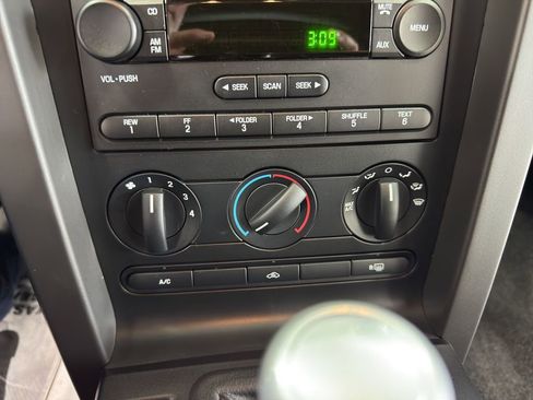 Used 2006 Ford Mustang GT RWD image 32