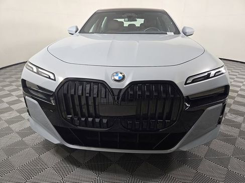 Used 2023 BMW 760i xDrive w/ Luxury Rear Seating Package AWD/4WD image 3