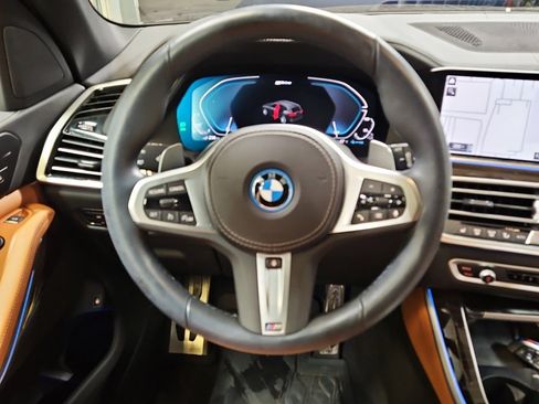 Used 2023 BMW X5 xDrive45e w/ M Sport Package image 10