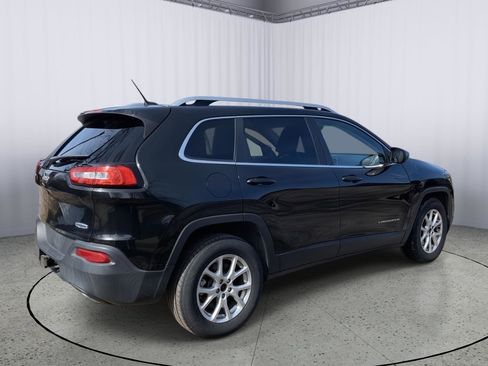 Used 2015 Jeep Cherokee Latitude w/ Cold Weather Group image 8