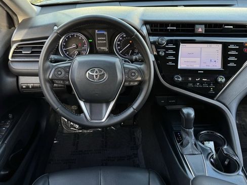 Used 2020 Toyota Camry SE image 12