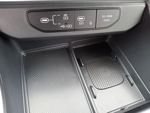 New 2026 Kia Carnival EX image 22