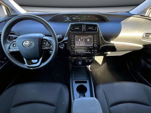 Used 2022 Toyota Prius L Eco image 7