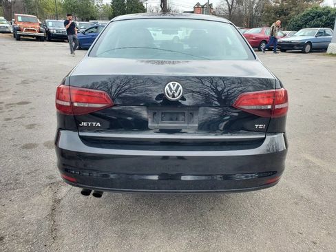 Used 2017 Volkswagen Jetta S image 6