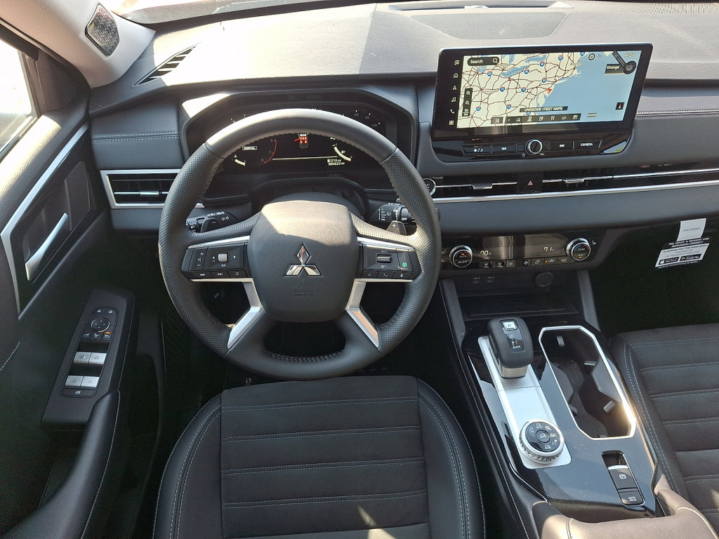 Used 2025 Mitsubishi Outlander SE AWD/4WD image 21