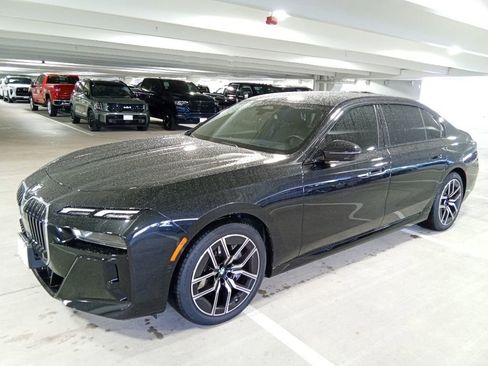 Certified 2024 BMW 740i RWD image 1