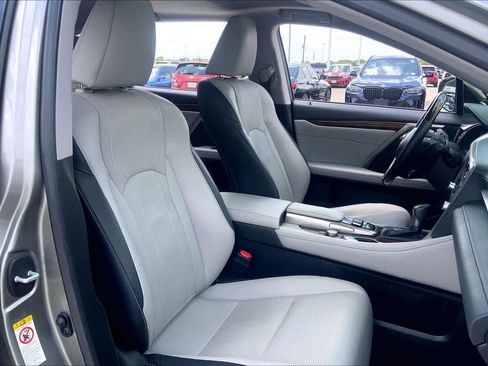 Used 2019 Lexus RX 350L image 8