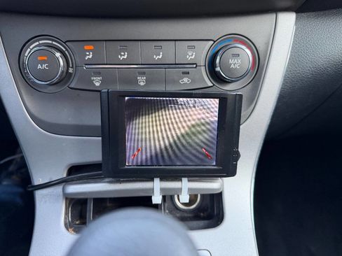 Used 2014 Nissan Sentra SV FWD image 15