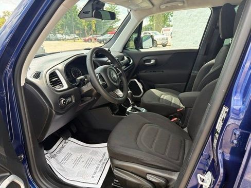 Used 2019 Jeep Renegade Latitude FWD image 13