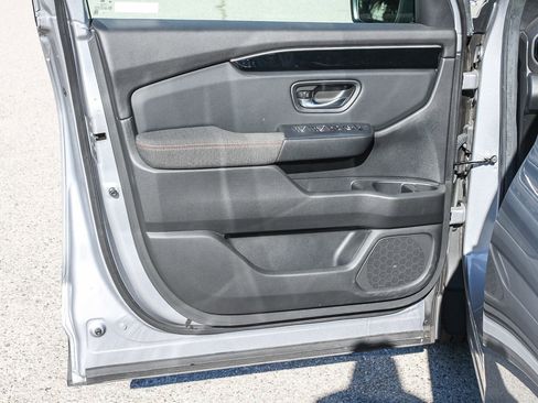 Used 2025 Honda Pilot Sport image 22