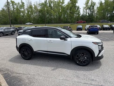 New 2026 Nissan Kicks SR AWD/4WD image 15