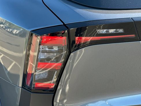 Certified 2025 Nissan Kicks SV image 47