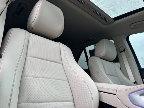 Certified 2022 Mercedes-Benz GLE 350 w/ Premium Package image 8