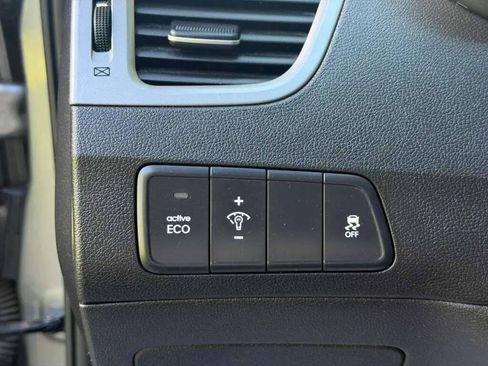 Used 2016 Hyundai Elantra Value Edition FWD image 16