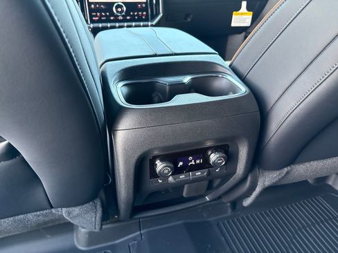 New 2026 GMC Acadia AT4 w/ Luxury Package AWD/4WD image 40