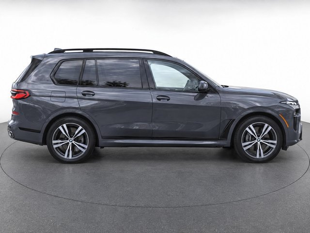 Used 2026 BMW X7 xDrive40i w/ M Sport Package AWD/4WD image 8