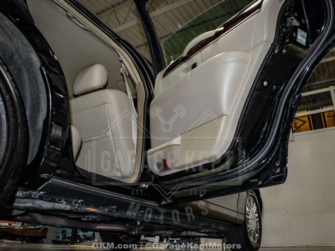 Used 2010 Lincoln Town Car Signature Limited image 81