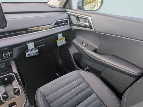 New 2026 Mitsubishi Outlander SE image 19
