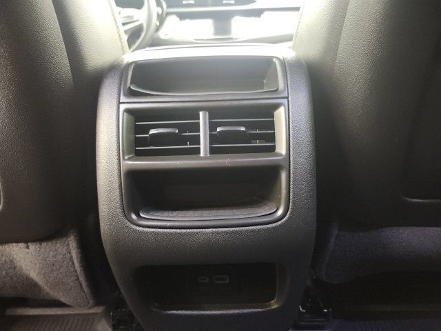 Used 2024 Cadillac XT5 Luxury FWD image 37