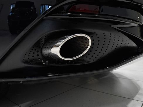 Used 2024 Aston Martin DB12 Coupe RWD image 18