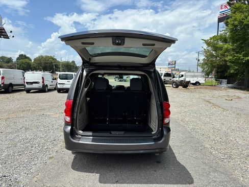 Used 2017 Dodge Grand Caravan SXT FWD image 15
