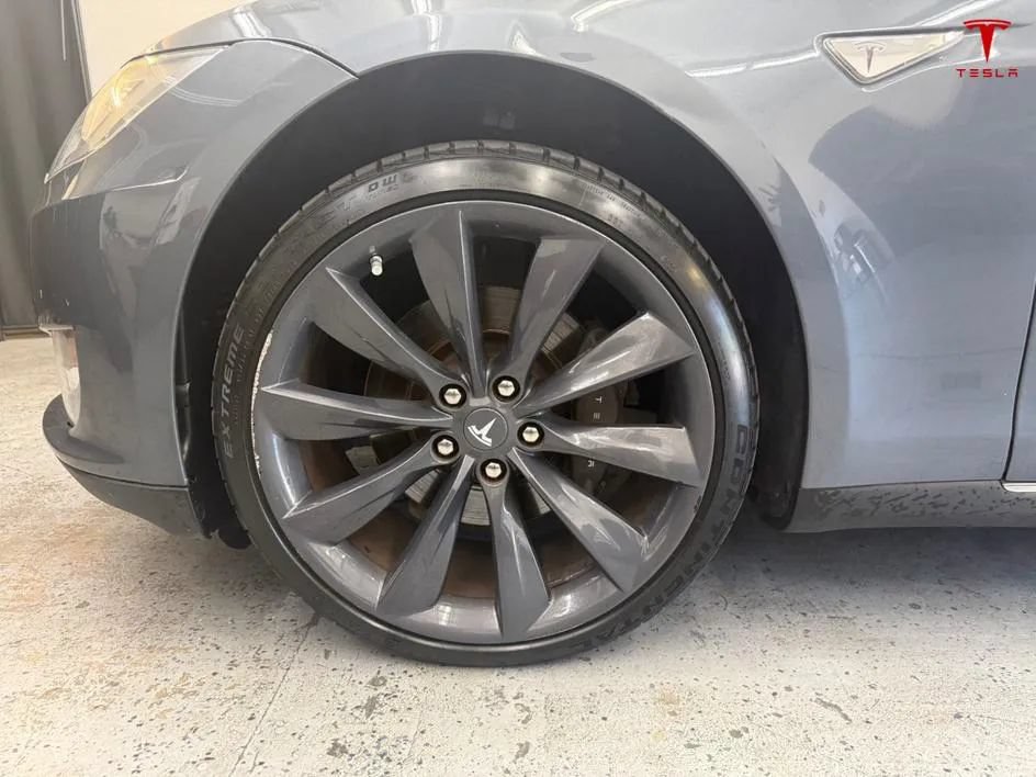 Used 2013 Tesla Model S Performance RWD image 27