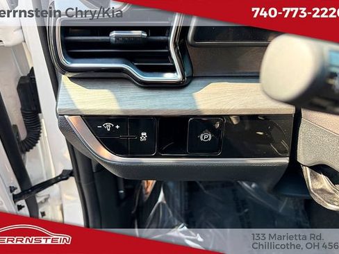 Used 2025 Kia Sportage X-Line AWD/4WD image 15
